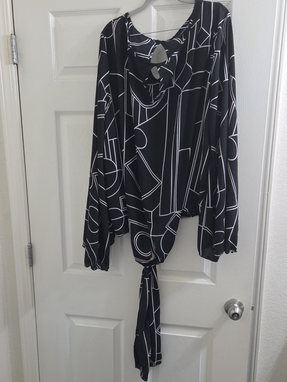 Ashley Stewart Black & White Geometric Tie-Front Blouse